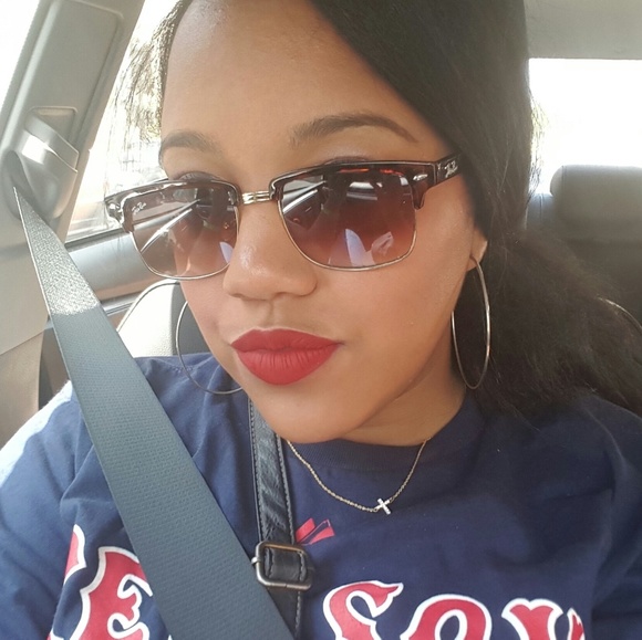 Meet your Posher, Jolie - Picture 1 of 1